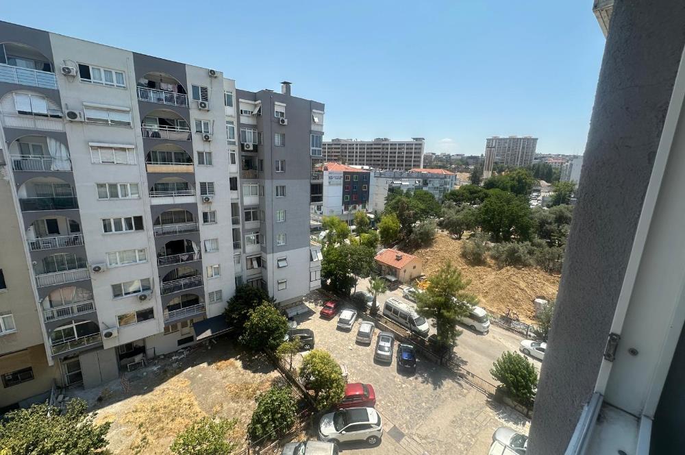 Üçyol Metro İstasyonu Yakını Bağkur Sitesinde 2+1 Satılık Daire