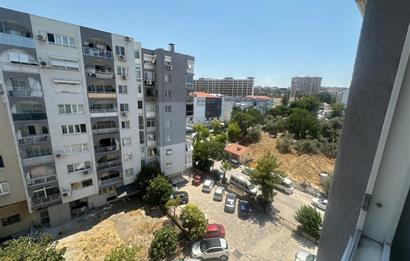 Üçyol Metro İstasyonu Yakını Bağkur Sitesinde 2+1 Satılık Daire