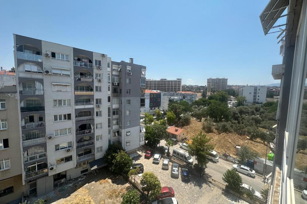 Üçyol Metro İstasyonu Yakını Bağkur Sitesinde 2+1 Satılık Daire