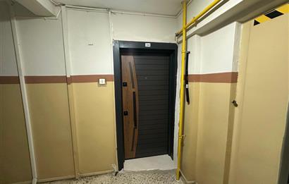 Üçyol Metro İstasyonu Yakını Bağkur Sitesinde 2+1 Satılık Daire