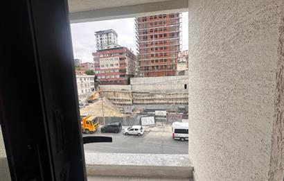 KÜÇÜKÇEKMECE CUMHURİYETTE DENİZ LİFE SİTESİNDE 3+1 SATILIK DAİRE