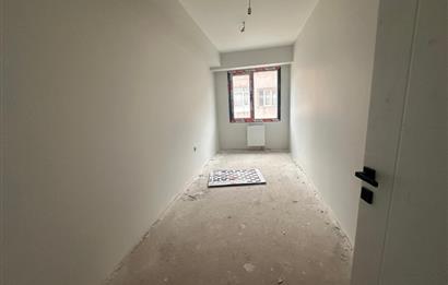 KÜÇÜKÇEKMECE CUMHURİYETTE DENİZ LİFE SİTESİNDE 3+1 SATILIK DAİRE