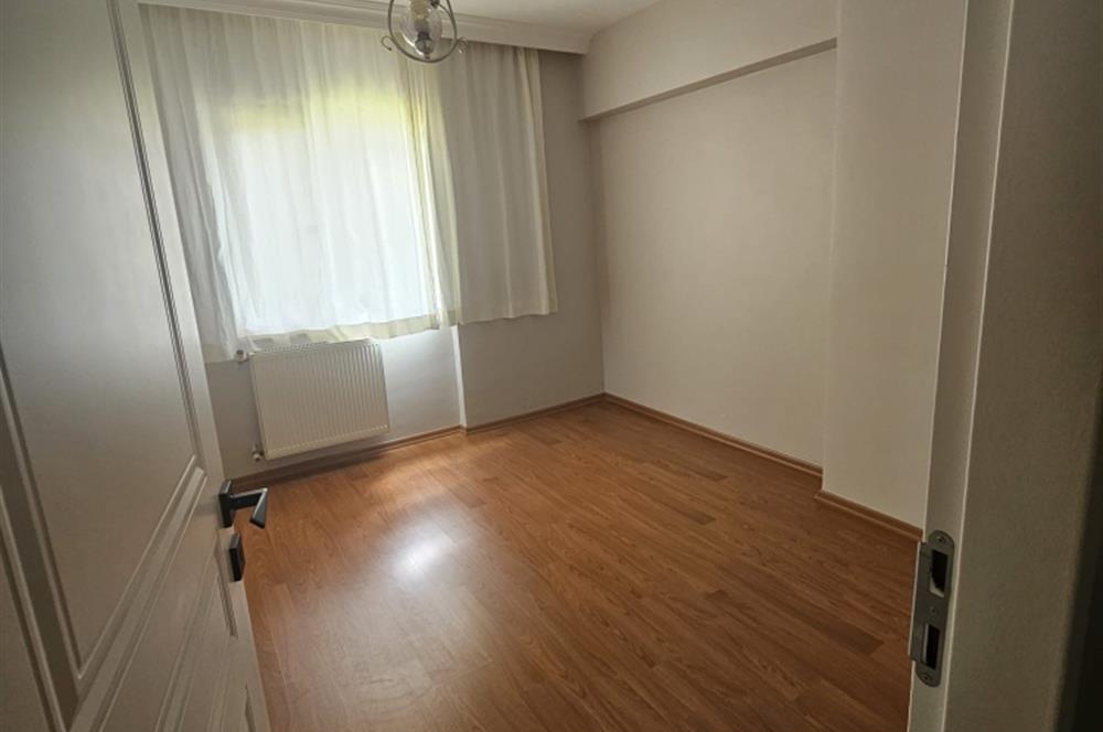 Yaşamkent'te Rakipsiz Konumda HEMEN TAŞINMAYA UYGUN satılık 4+1