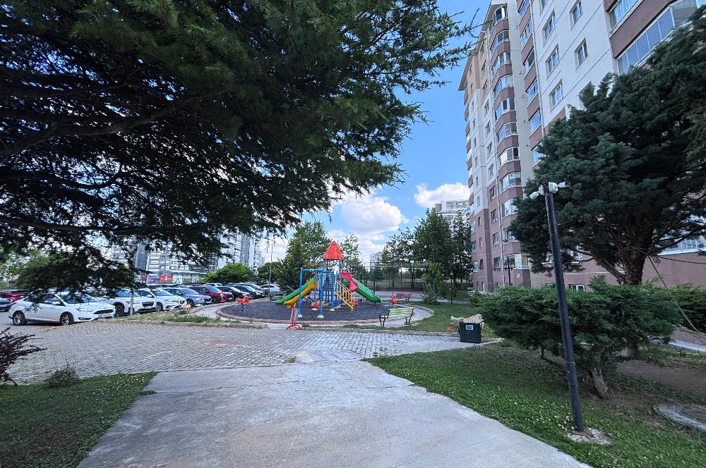 Yaşamkent'te Rakipsiz Konumda HEMEN TAŞINMAYA UYGUN satılık 4+1