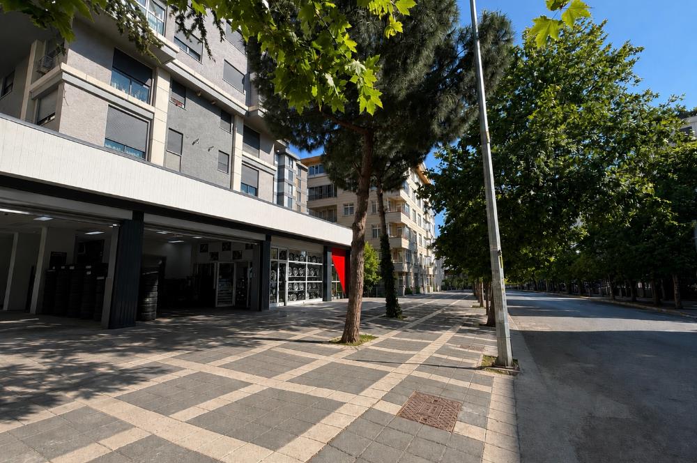 Bostancı Satılık Dükkan 600m2 Ana Caddeye 18mt Cepheli Mağza