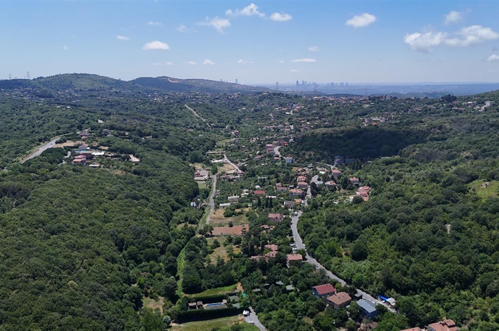 BEYKOZ ÖRNEKKÖY’DE YATIRIMLIK 1.338 M² ARSA PAYI VE MEVCUT TRİPLEKS VİLLA