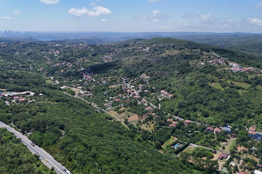 BEYKOZ ÖRNEKKÖY’DE YATIRIMLIK 1.338 M² ARSA PAYI VE MEVCUT TRİPLEKS VİLLA