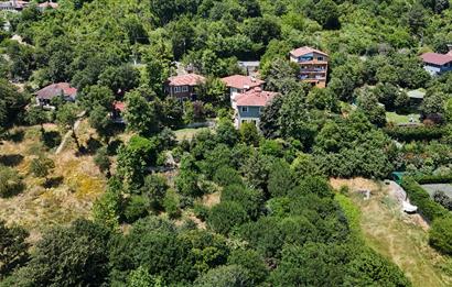 BEYKOZ ÖRNEKKÖY’DE YATIRIMLIK 1.338 M² ARSA PAYI VE MEVCUT TRİPLEKS VİLLA