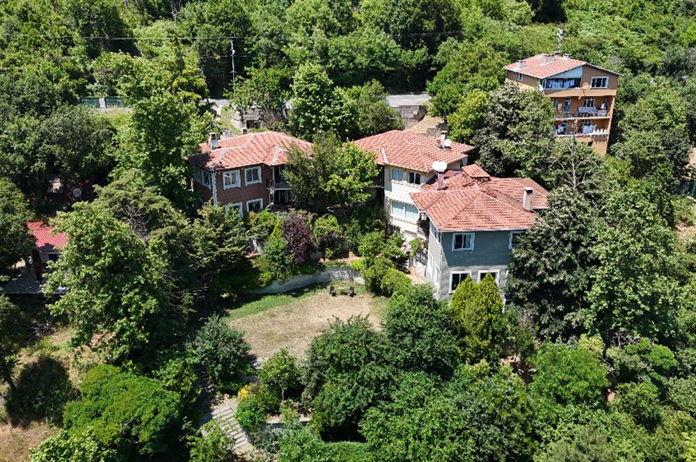 BEYKOZ ÖRNEKKÖY’DE YATIRIMLIK 1.338 M² ARSA PAYI VE MEVCUT TRİPLEKS VİLLA