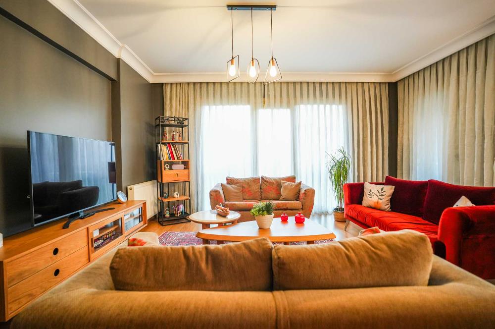 ÇEKMEKÖY'ÜN PRESTİJLİ SİTESİ SERENA EVLERİ'NDE 3+1 SATILIK DAİRE