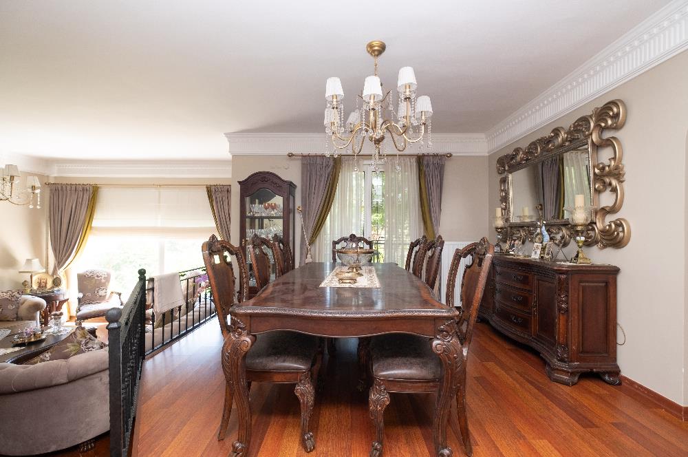 BEYKOZ ÖRNEKKÖY’DE YATIRIMLIK 1.338 M² ARSA PAYI VE MEVCUT TRİPLEKS VİLLA
