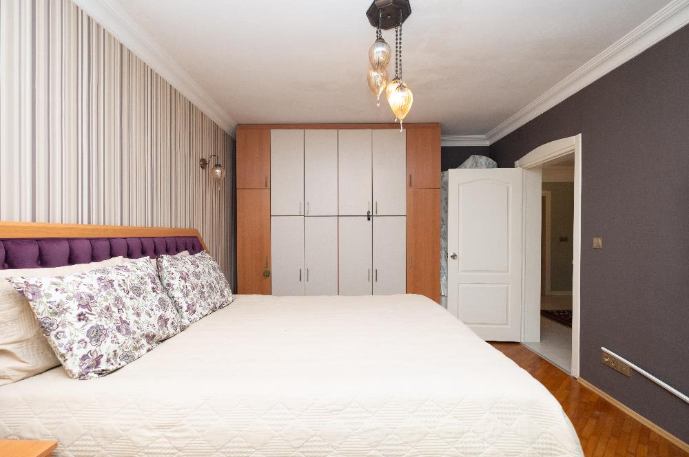 BEYKOZ ÖRNEKKÖY’DE YATIRIMLIK 1.338 M² ARSA PAYI VE MEVCUT TRİPLEKS VİLLA