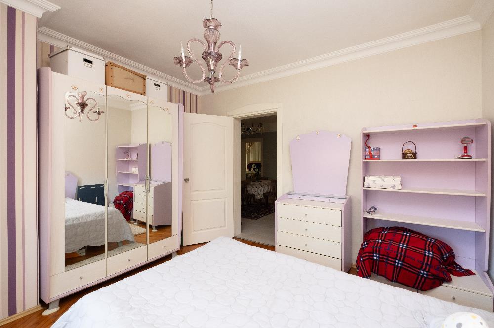 BEYKOZ ÖRNEKKÖY’DE YATIRIMLIK 1.338 M² ARSA PAYI VE MEVCUT TRİPLEKS VİLLA
