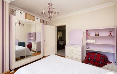 BEYKOZ ÖRNEKKÖY’DE YATIRIMLIK 1.338 M² ARSA PAYI VE MEVCUT TRİPLEKS VİLLA