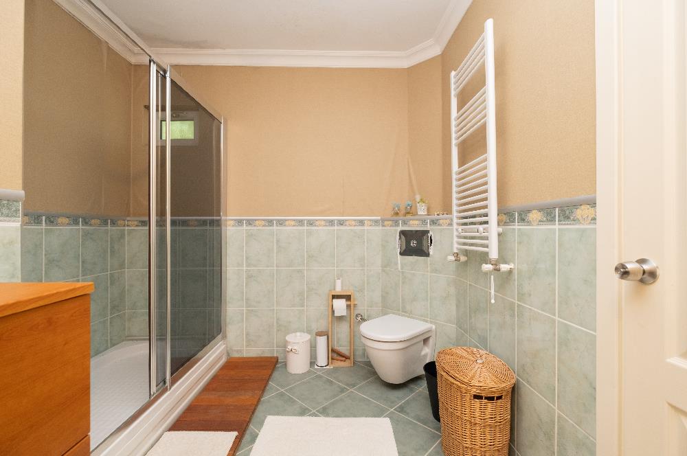 BEYKOZ ÖRNEKKÖY’DE YATIRIMLIK 1.338 M² ARSA PAYI VE MEVCUT TRİPLEKS VİLLA