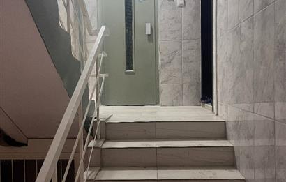 Egekent Şirinevler Sitesi'nde Komple Tadilatlık 3+1 Fırsat Daire 