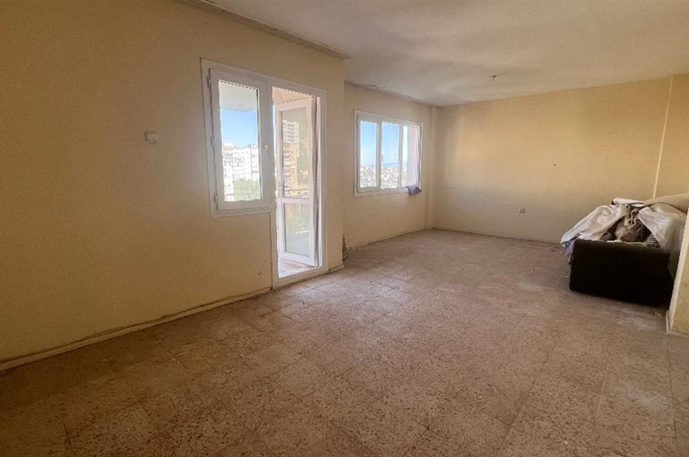 Egekent Şirinevler Sitesi'nde Komple Tadilatlık 3+1 Fırsat Daire 