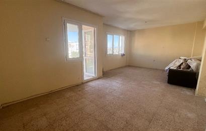 Egekent Şirinevler Sitesi'nde Komple Tadilatlık 3+1 Fırsat Daire 