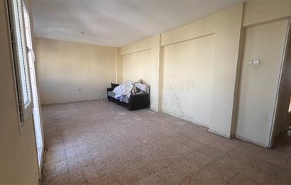 Egekent Şirinevler Sitesi'nde Komple Tadilatlık 3+1 Fırsat Daire 