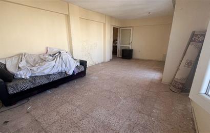 Egekent Şirinevler Sitesi'nde Komple Tadilatlık 3+1 Fırsat Daire 