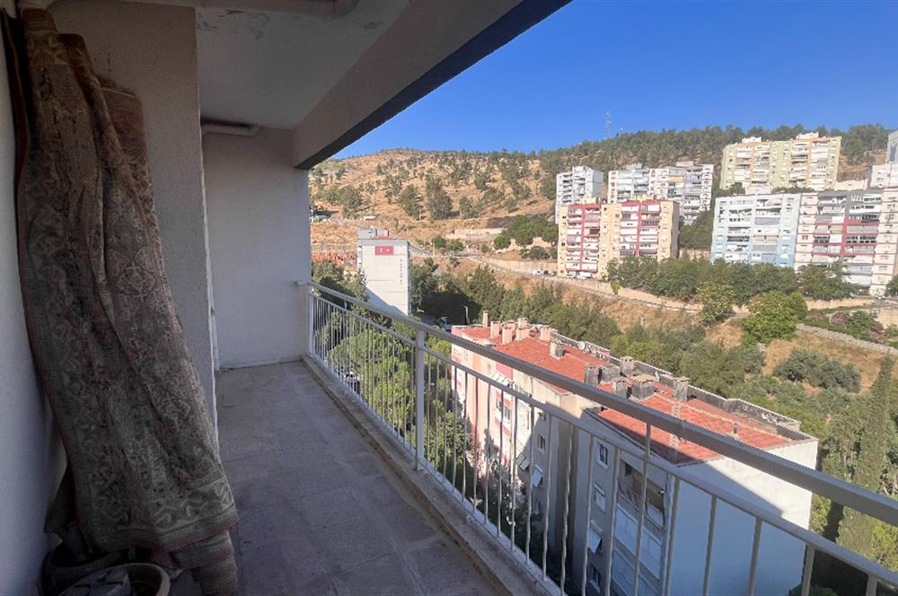 Egekent Şirinevler Sitesi'nde Komple Tadilatlık 3+1 Fırsat Daire 