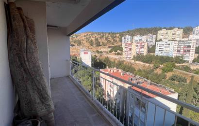 Egekent Şirinevler Sitesi'nde Komple Tadilatlık 3+1 Fırsat Daire 
