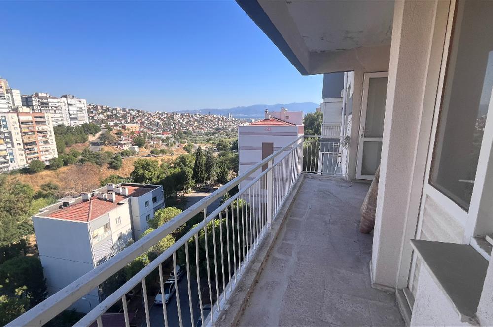 Egekent Şirinevler Sitesi'nde Komple Tadilatlık 3+1 Fırsat Daire 