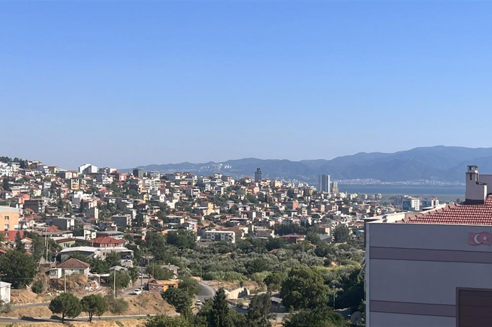 Egekent Şirinevler Sitesi'nde Komple Tadilatlık 3+1 Fırsat Daire 
