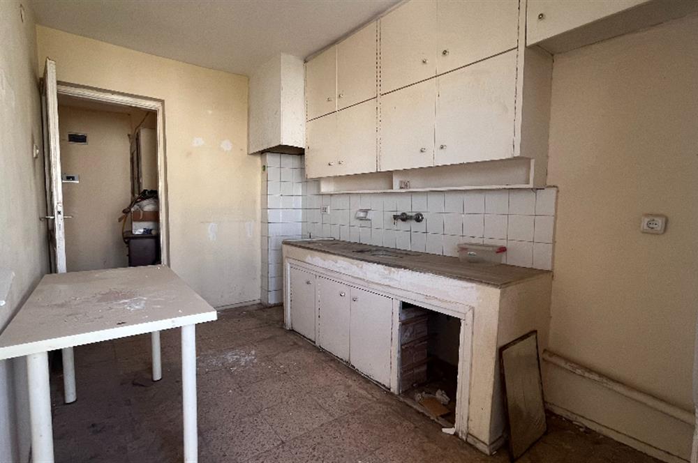 Egekent Şirinevler Sitesi'nde Komple Tadilatlık 3+1 Fırsat Daire 