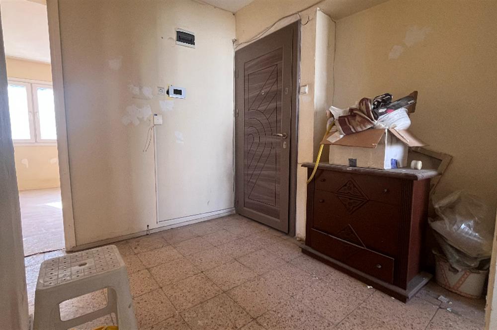 Egekent Şirinevler Sitesi'nde Komple Tadilatlık 3+1 Fırsat Daire 