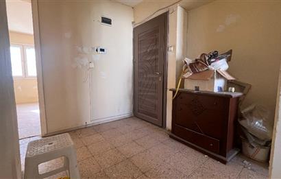 Egekent Şirinevler Sitesi'nde Komple Tadilatlık 3+1 Fırsat Daire 