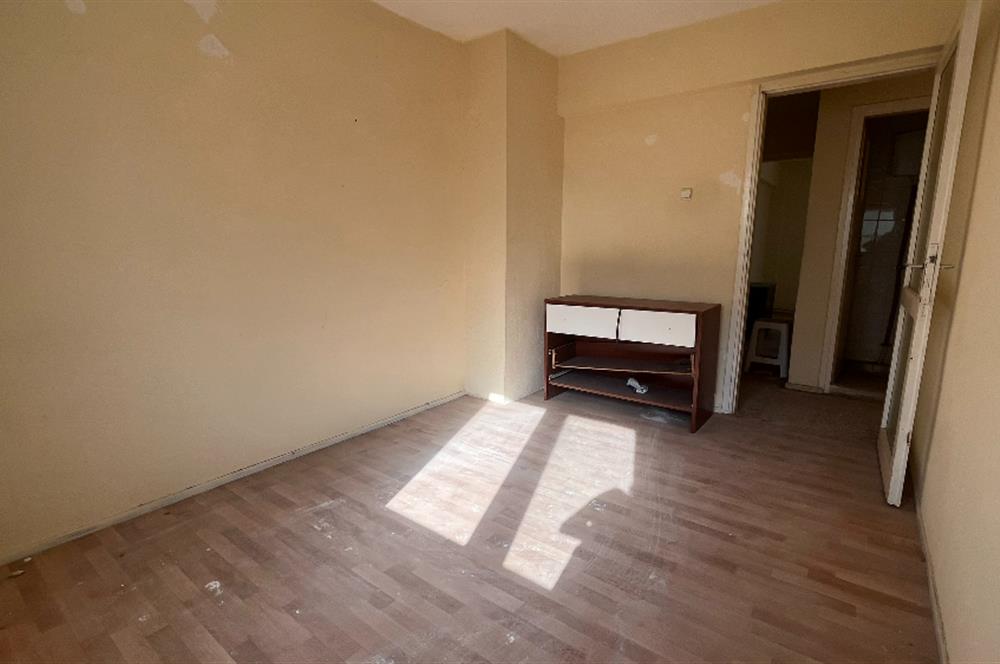 Egekent Şirinevler Sitesi'nde Komple Tadilatlık 3+1 Fırsat Daire 