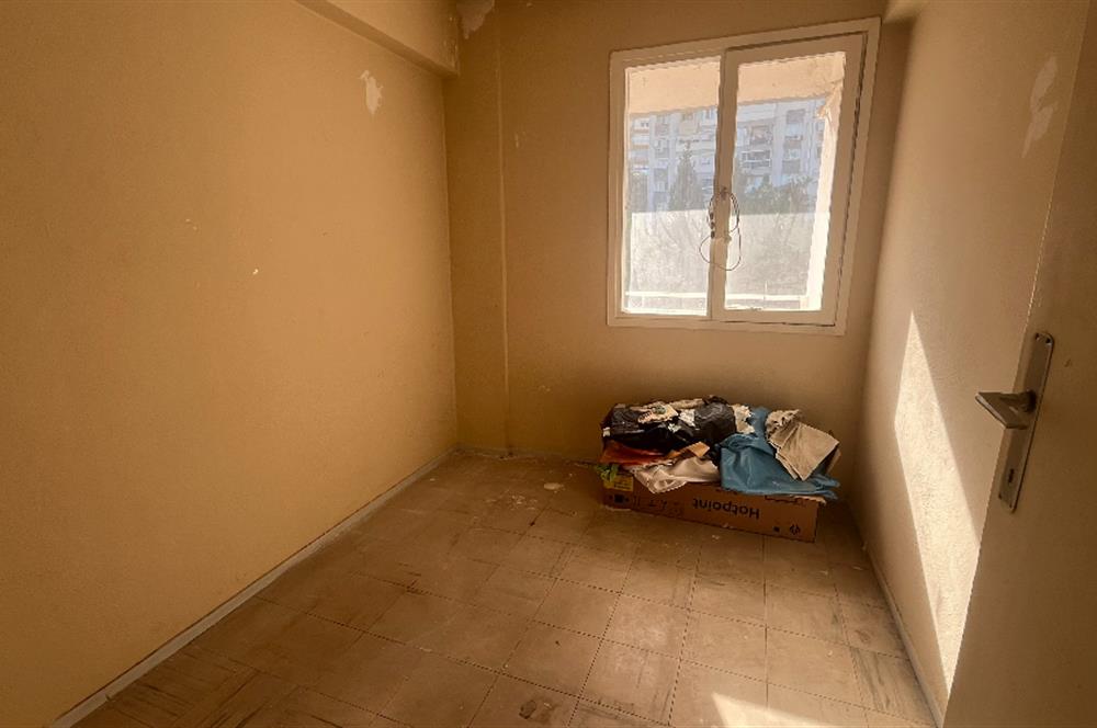 Egekent Şirinevler Sitesi'nde Komple Tadilatlık 3+1 Fırsat Daire 