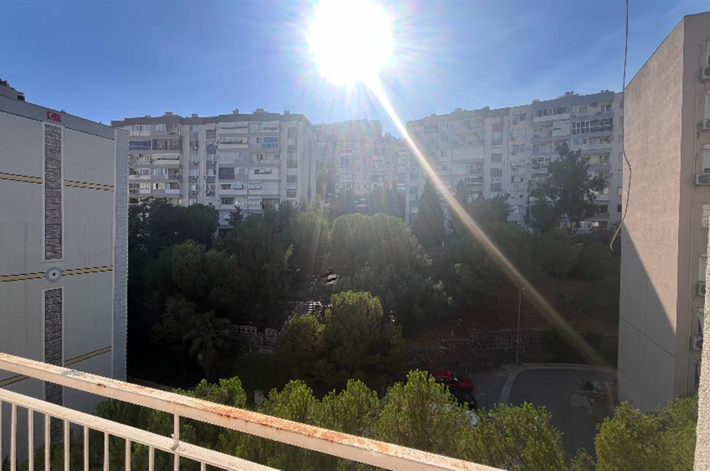 Egekent Şirinevler Sitesi'nde Komple Tadilatlık 3+1 Fırsat Daire 