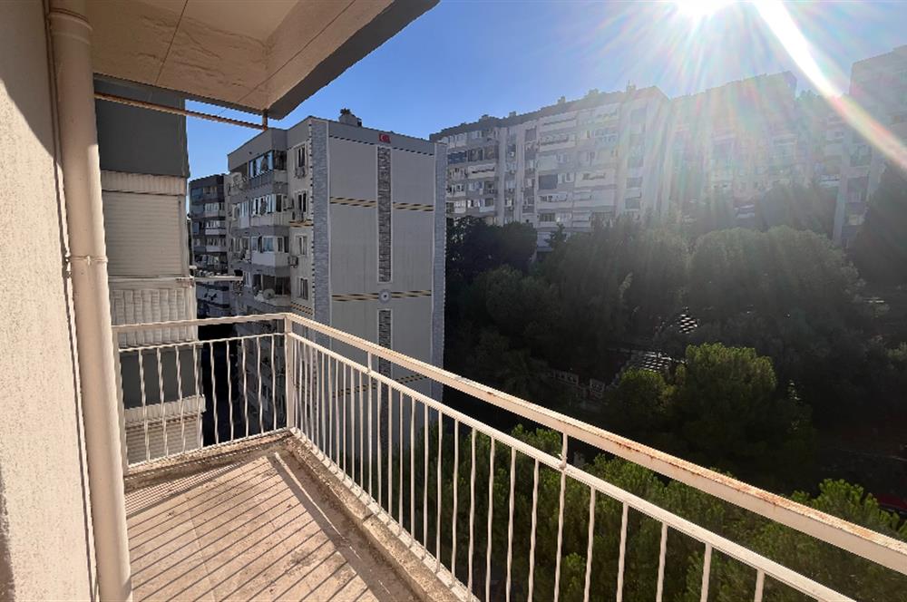 Egekent Şirinevler Sitesi'nde Komple Tadilatlık 3+1 Fırsat Daire 