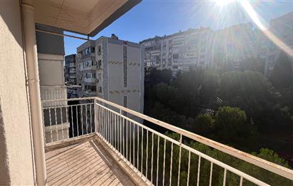 Egekent Şirinevler Sitesi'nde Komple Tadilatlık 3+1 Fırsat Daire 