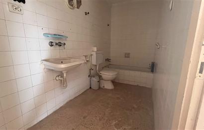 Egekent Şirinevler Sitesi'nde Komple Tadilatlık 3+1 Fırsat Daire 