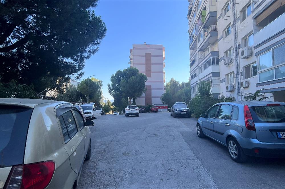 Egekent Şirinevler Sitesi'nde Komple Tadilatlık 3+1 Fırsat Daire 