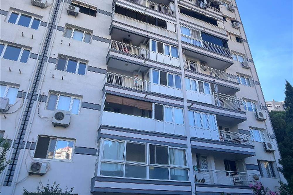 Egekent Şirinevler Sitesi'nde Komple Tadilatlık 3+1 Fırsat Daire 