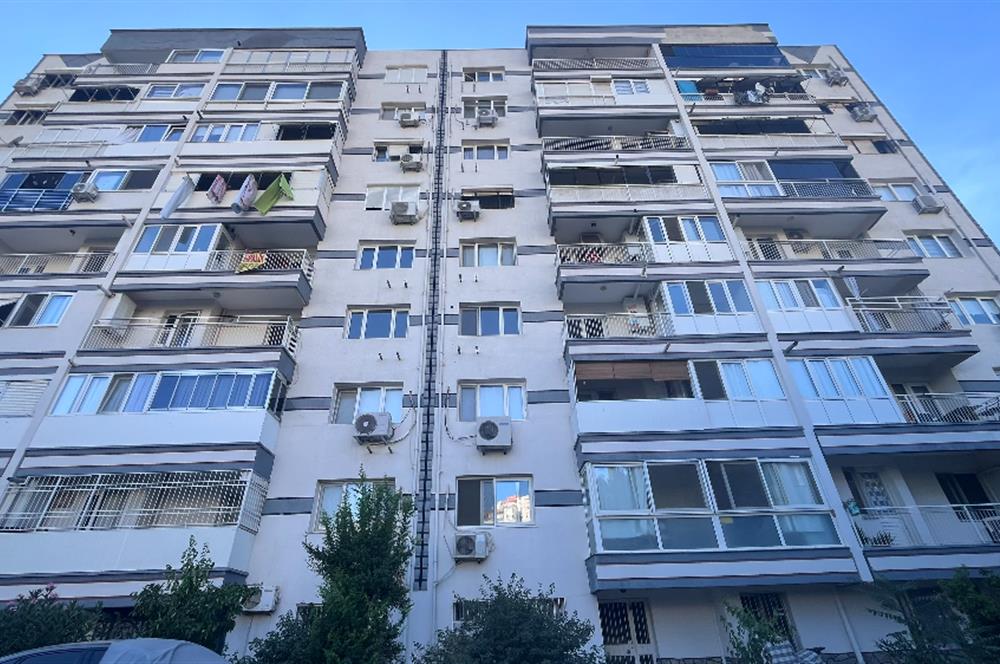 Egekent Şirinevler Sitesi'nde Komple Tadilatlık 3+1 Fırsat Daire 
