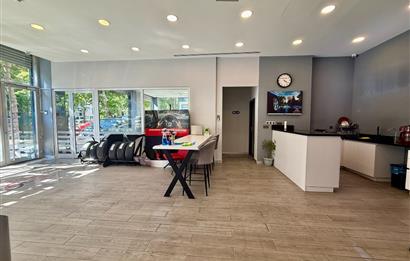 Bostancı Satılık Dükkan 600m2 Ana Caddeye 18mt Cepheli Mağza