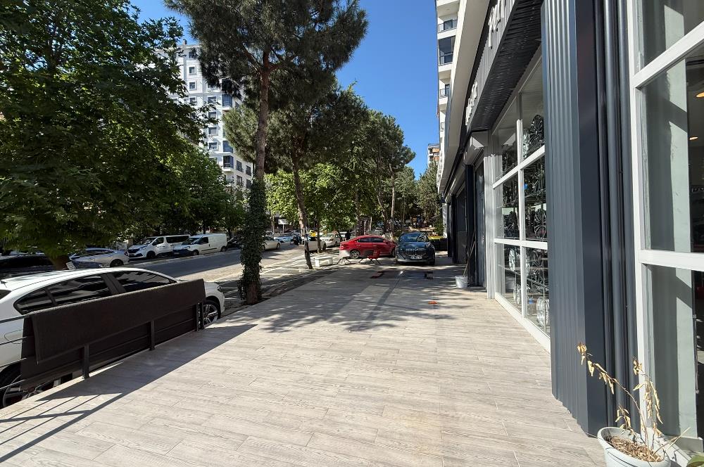 Bostancı Satılık Dükkan 600m2 Ana Caddeye 18mt Cepheli Mağza