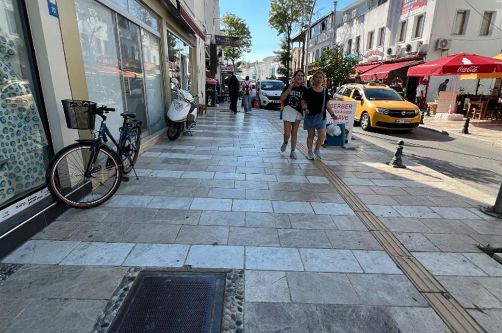 Bodrum Atatürk Caddesi'nde Kiralık 55 m² Dükkan