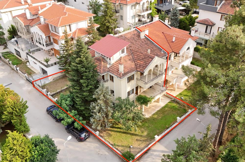 C21 LOFT'TAN ÇAMLIK YEŞİLKENT SİTESİNDE SATILIK MÜSTAKİL VİLLA