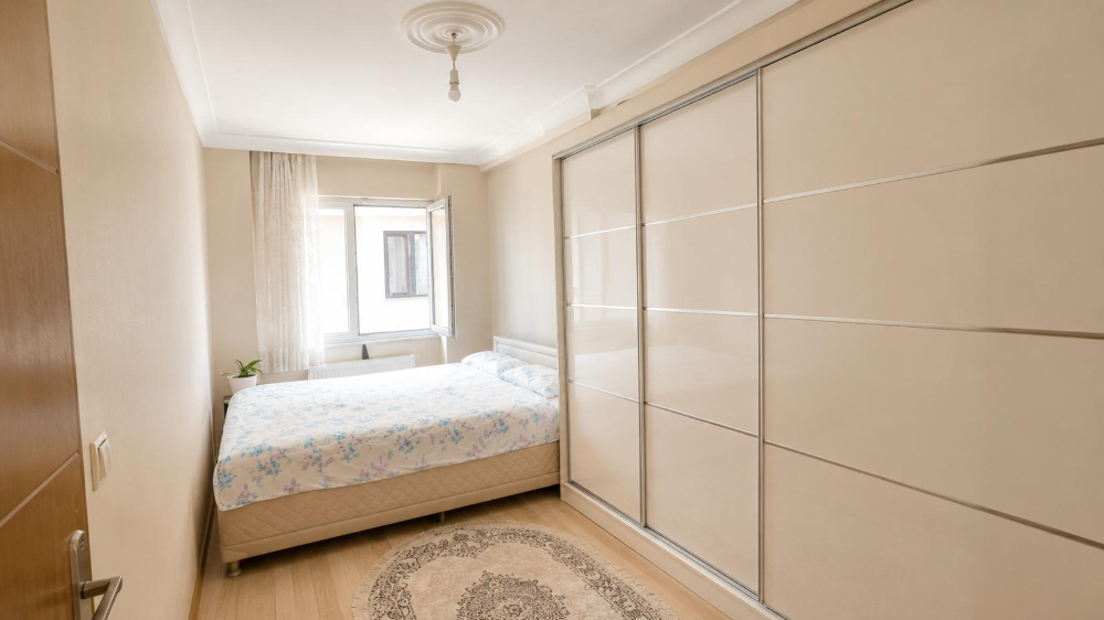 KAĞITHANE ÇAĞLAYAN'DA MERKEZİ KONUMDA 2+1 SATILIK DAİRE