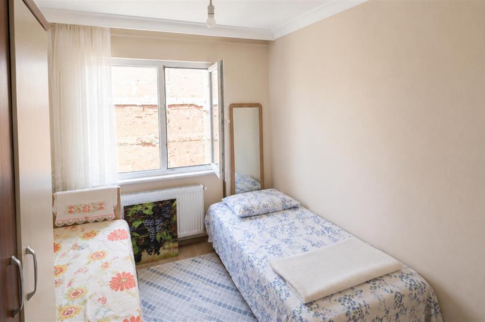 KAĞITHANE ÇAĞLAYAN'DA MERKEZİ KONUMDA 2+1 SATILIK DAİRE