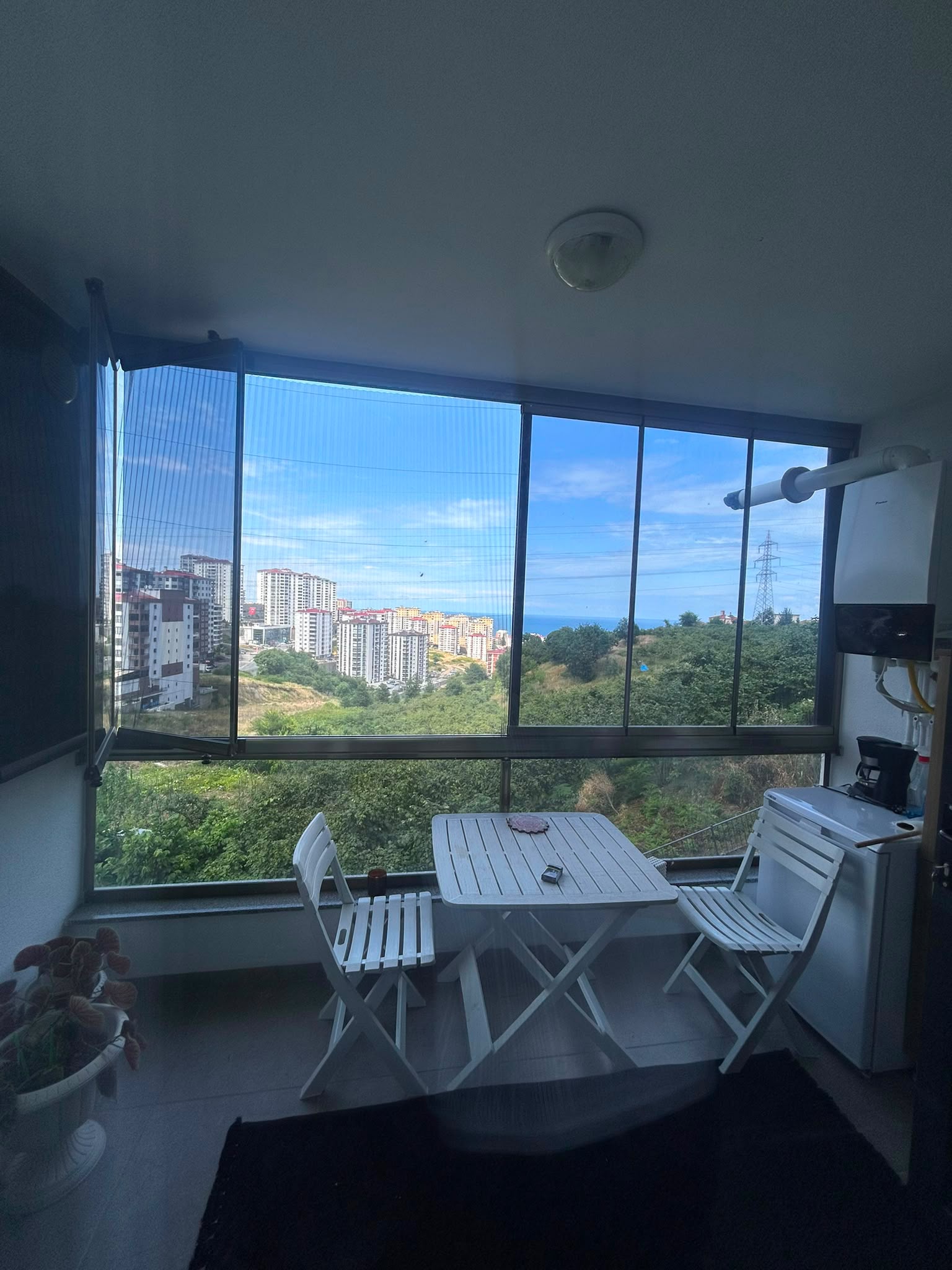 Kaşüstü hastane karşısı deniz manzaralı 1+1