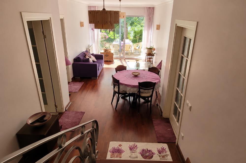 Rumelifeneri'nde Prestijli Sitede 5+2 Tripleks Villa