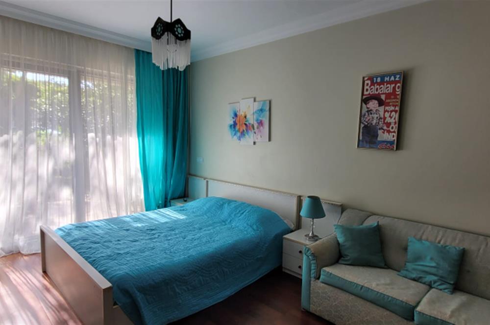 Rumelifeneri'nde Prestijli Sitede 5+2 Tripleks Villa