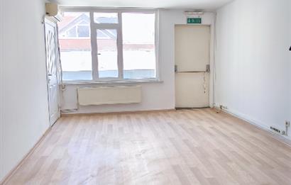 İçerenköy Sanayi Girişinde 3+1 Kiralık Ofis 